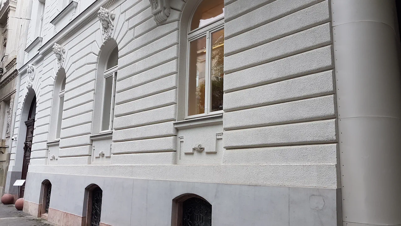 Benczúr utca 11. kőrestauálás, stukkó díszítés