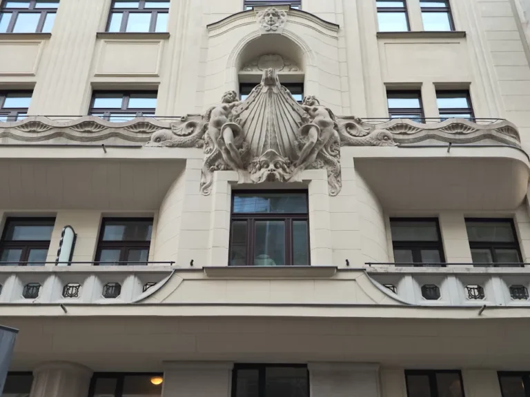Budapest, MAHART-ház homlokzatfelújítás után