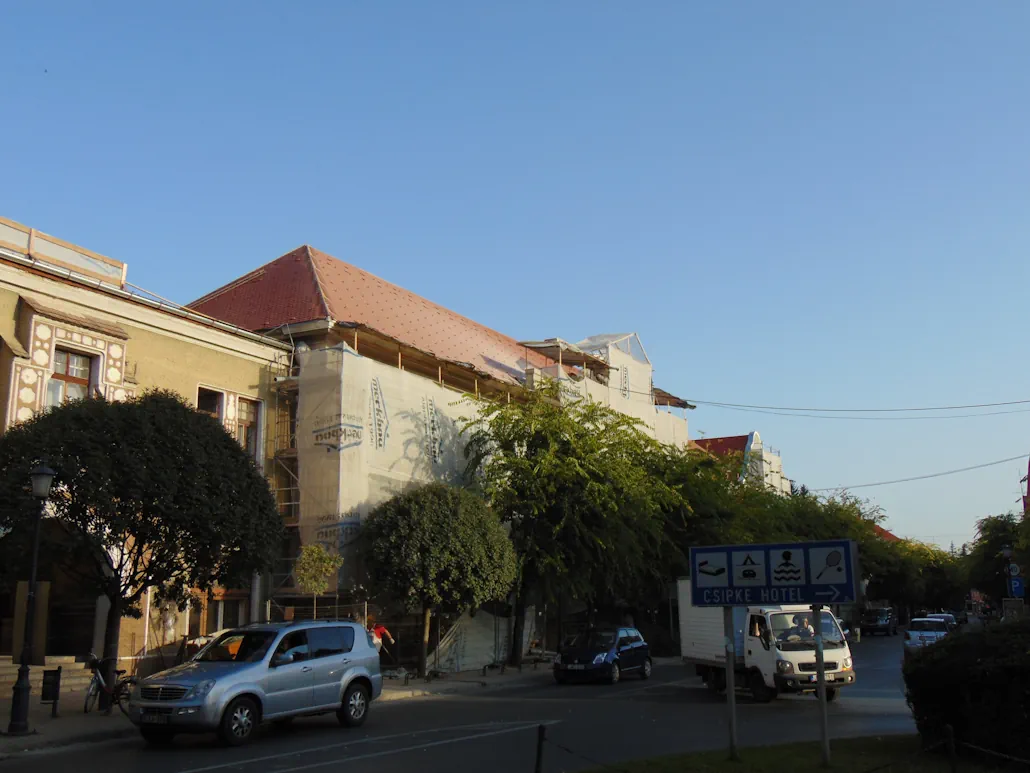 kiskunhalasi városháza - homlokzat felújítás | Stukkó Line Kft.