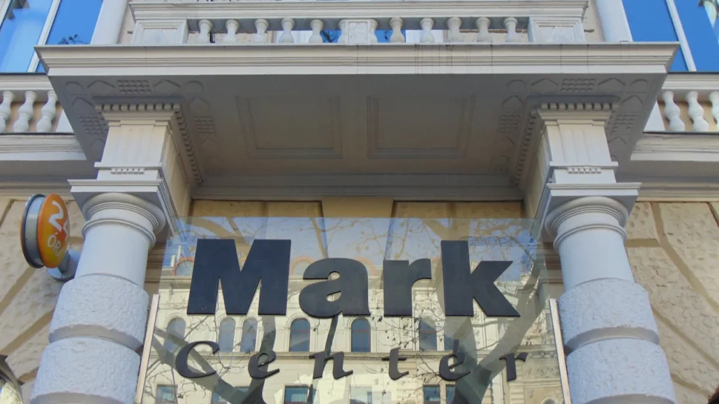 Mark Center homlokzat felújítás, restaurálás