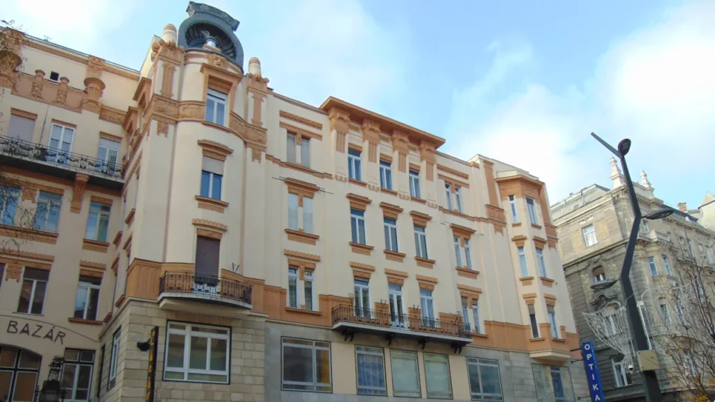 Ferenciek tere 3. műemléki homlokzatfelújítás